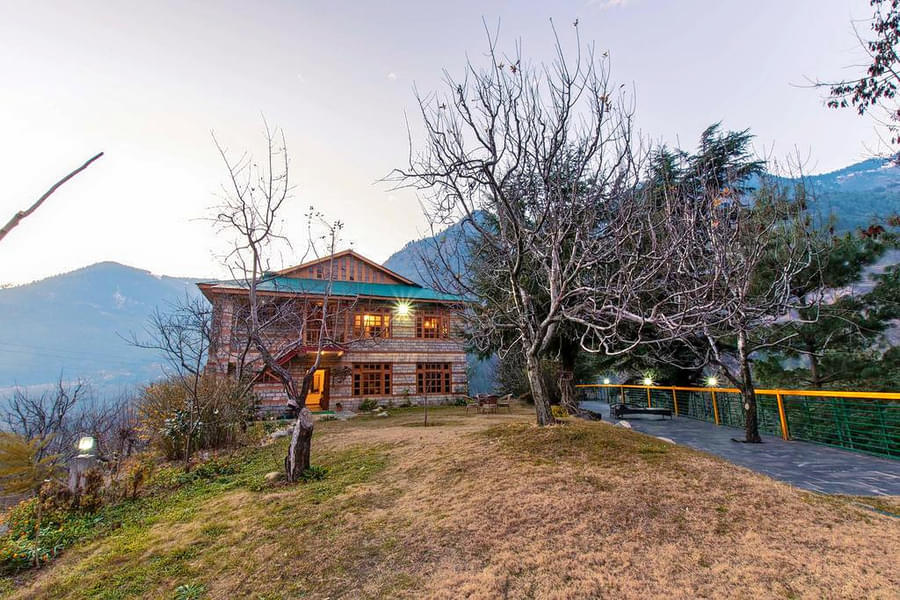 Lily Dale Cottage Image